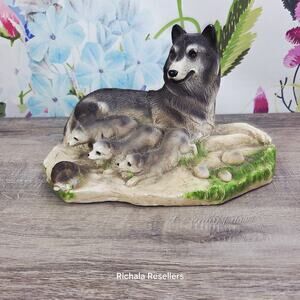 Universal Statuary 674 Wolf Pups Turtle Resin 10.5"x 6" Figurine Figure 2002